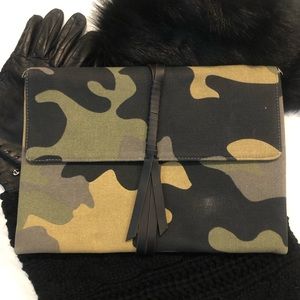 Stella & Dot Camo Clutch